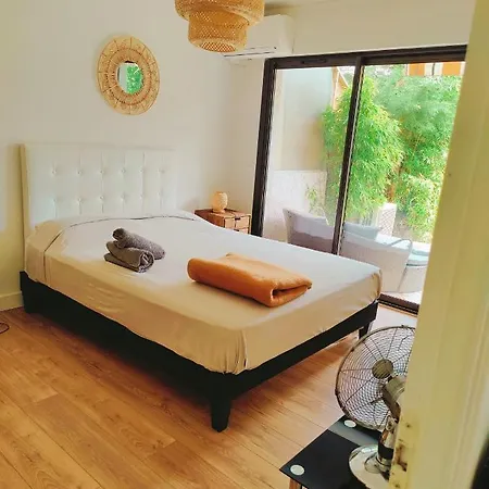 Апартаменты Garden Flat In *