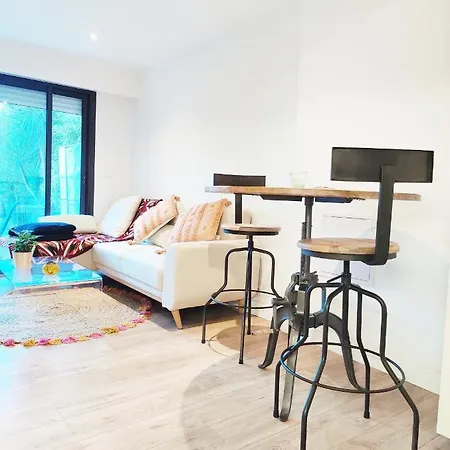 Appartement Garden Flat In *